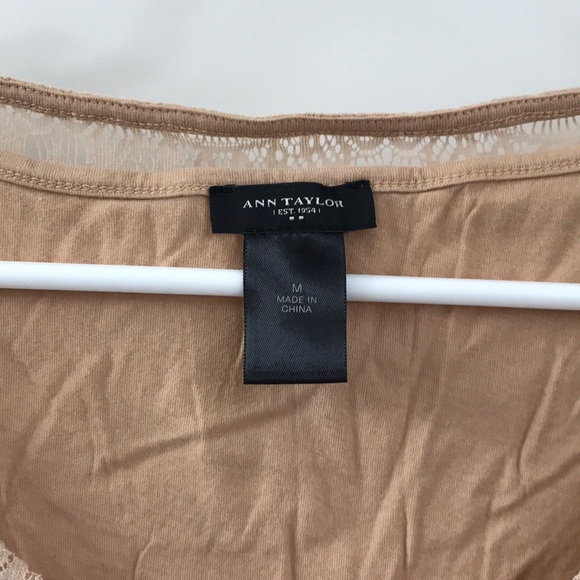 Lace top perfect for any event - Picture 3 of 3